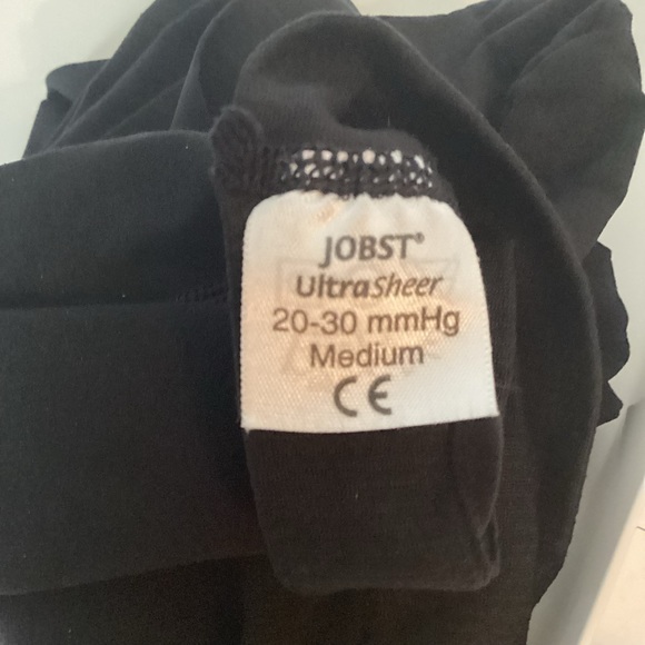 New Jobst Ultrasheer Closed Toe 20-30 mmHg Compression Pantyhose Black M… - Picture 9 of 10